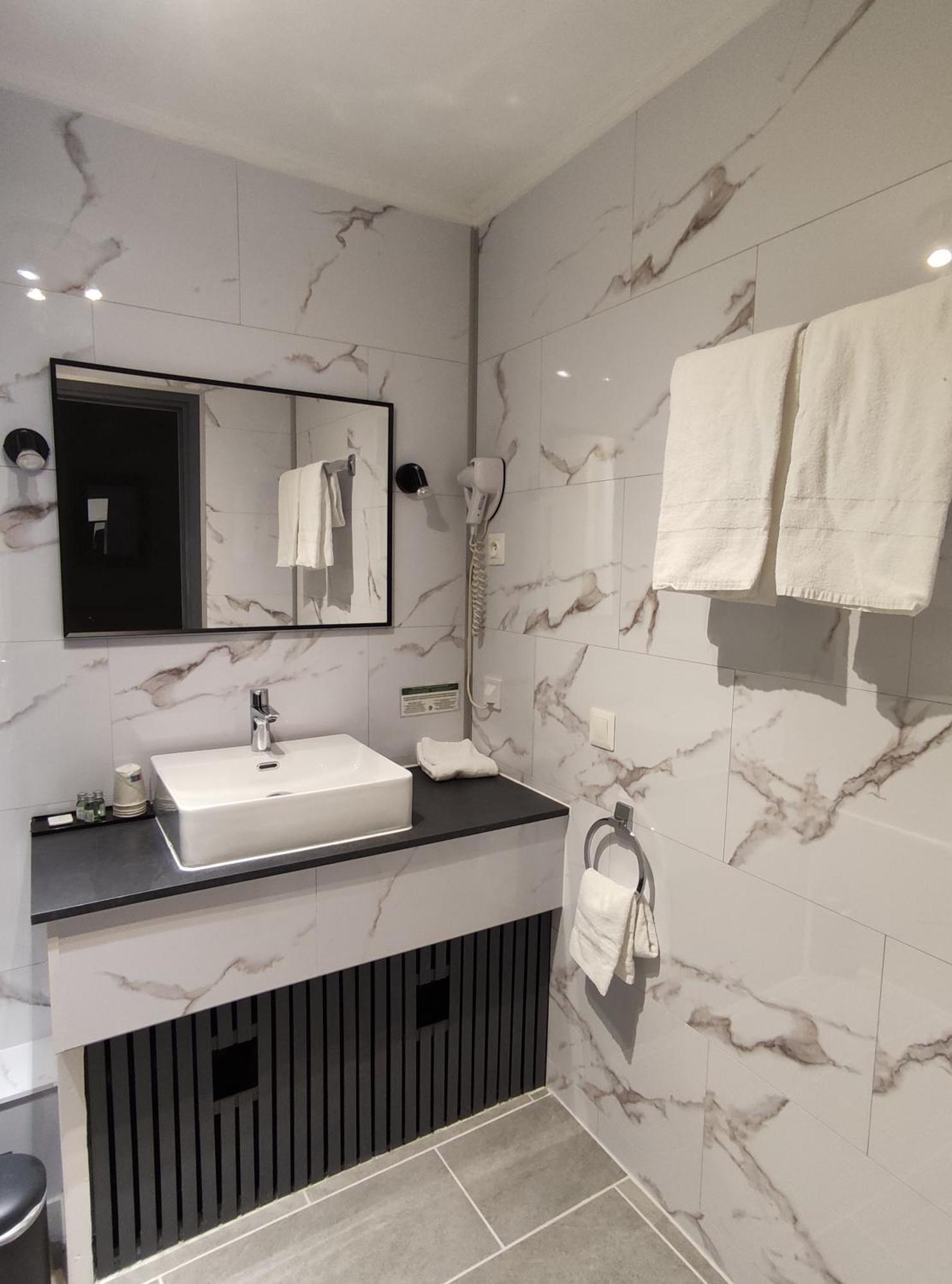 Hotel Le Pavillon Saint-Martin Souillac Esterno foto